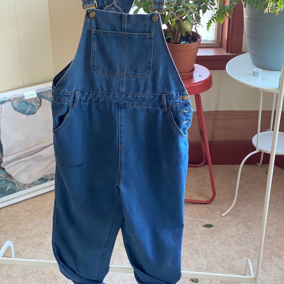 Boohoo overalls hardly worn - Picture 2 of 5